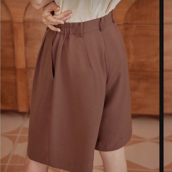NEW Simple Retro Daiki Chiffon Straight Shorts M Brown Knee Lengths NWT - Picture 2 of 8